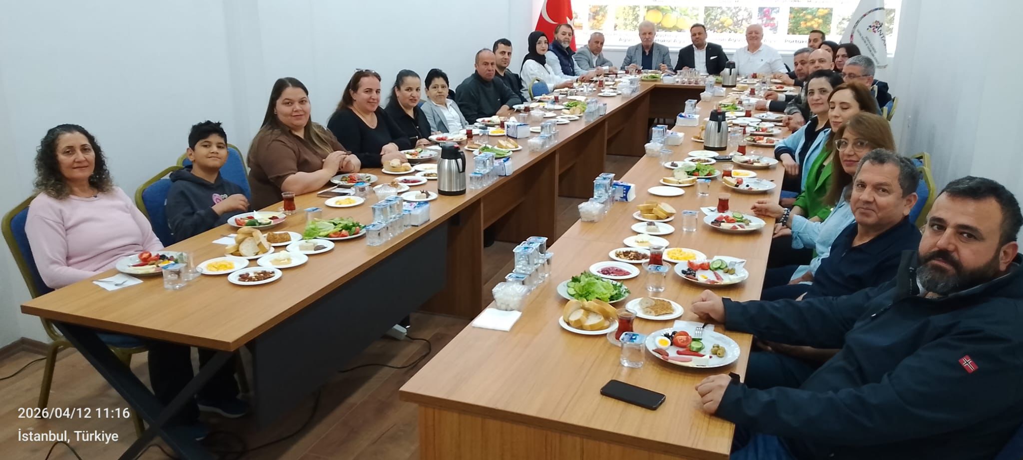 KAHVALTIDA BULUŞAN ANTAKYA DERNEĞİ ÜYELERİ BİRLİK VE DAYANIŞMA MESAJI VERDİ…